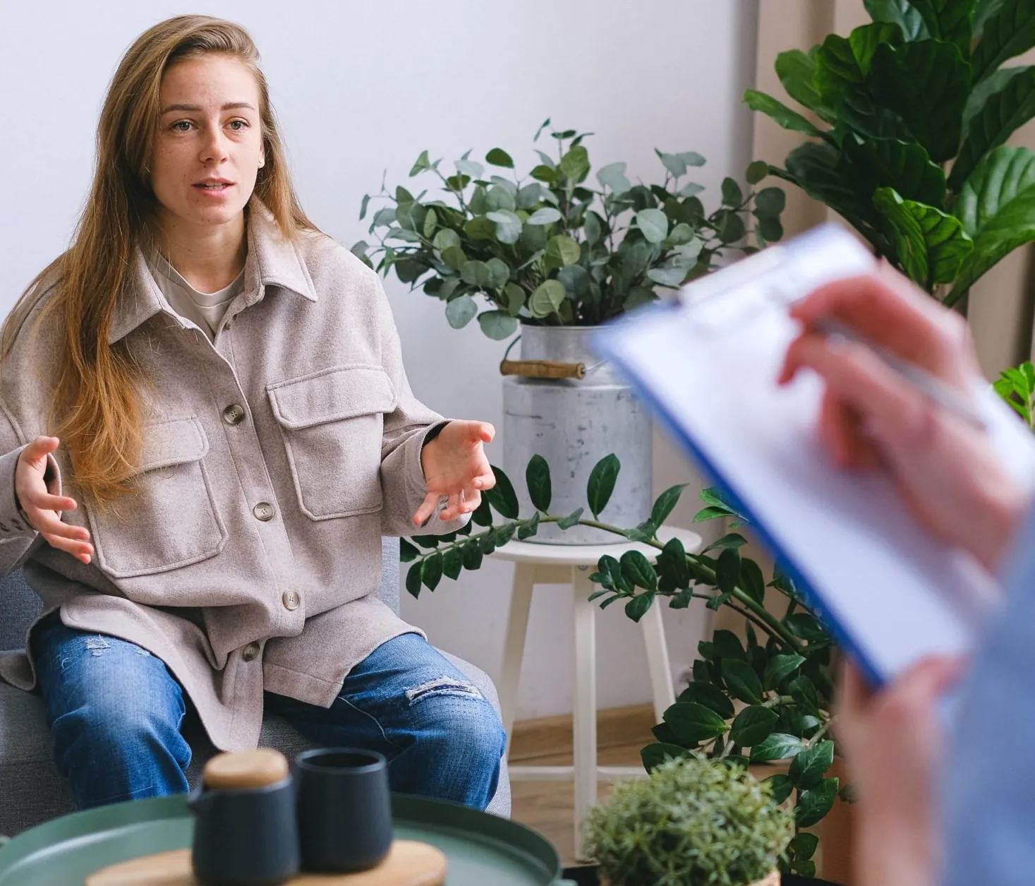 Patient consulting with a therapist